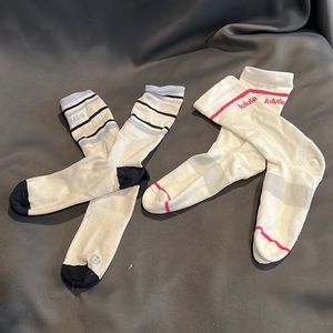 2 pair size M lululemon crew socks